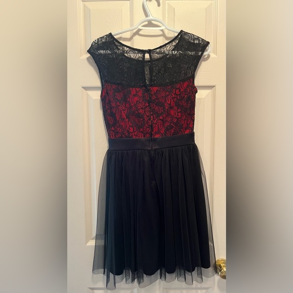 Mystic size small dress - Picture 2 of 3